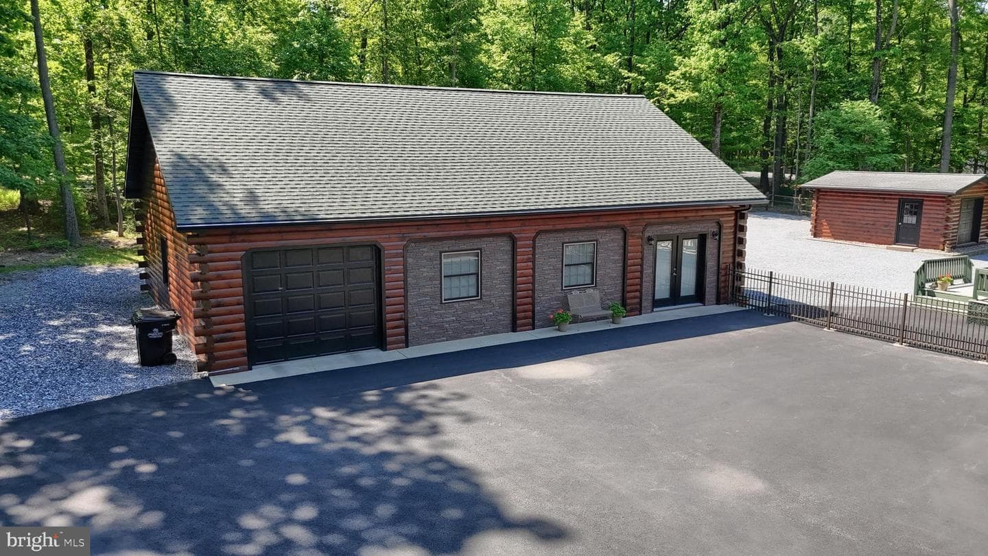 1005 Tulip Tree Drive photo 68