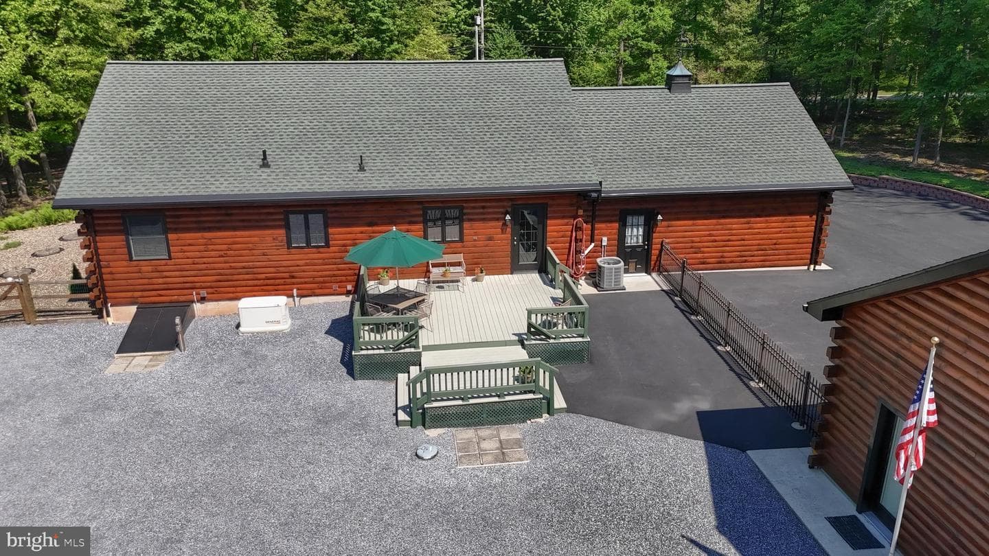 1005 Tulip Tree Drive photo 71