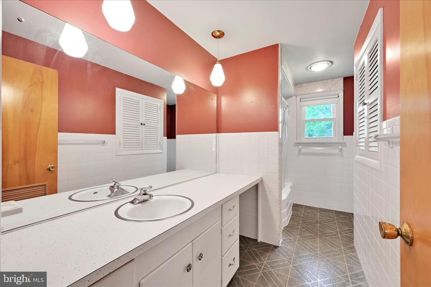 109 Spruce Street photo 13