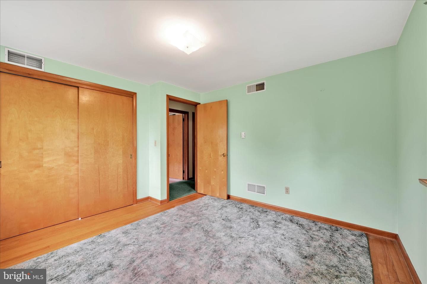 109 Spruce Street photo 17