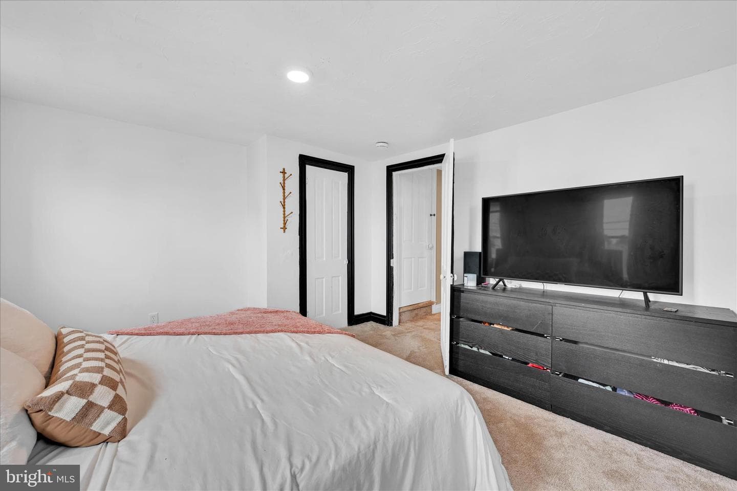 119 S 5th Avenue photo 17