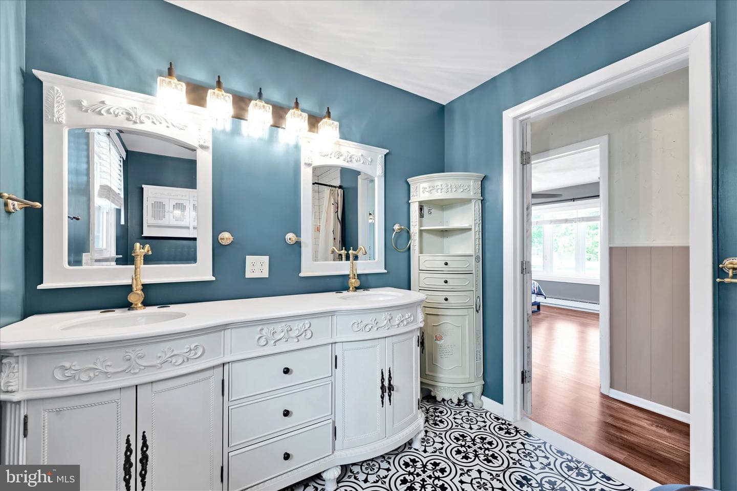 14 W Walnut Street photo 13