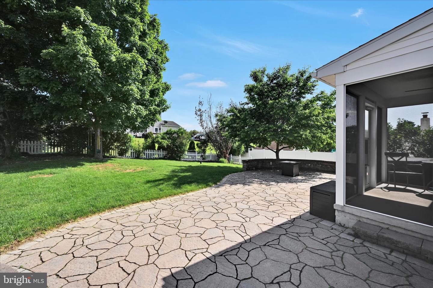 14 W Walnut Street photo 22