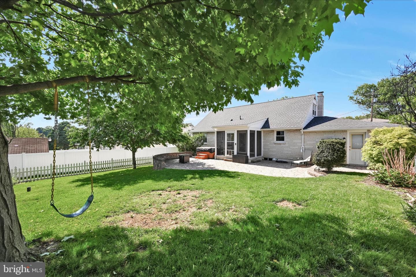 14 W Walnut Street photo 25