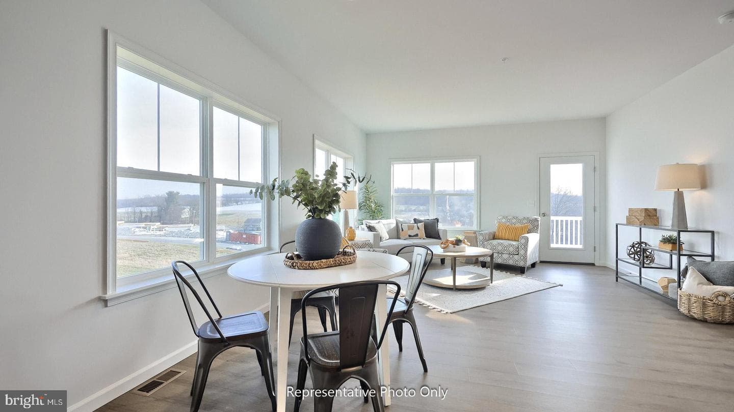 106 Foundry Lane photo 8