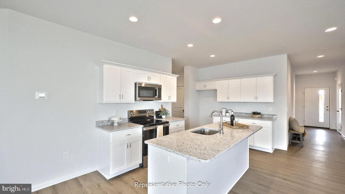 100 Foundry Lane photo 4