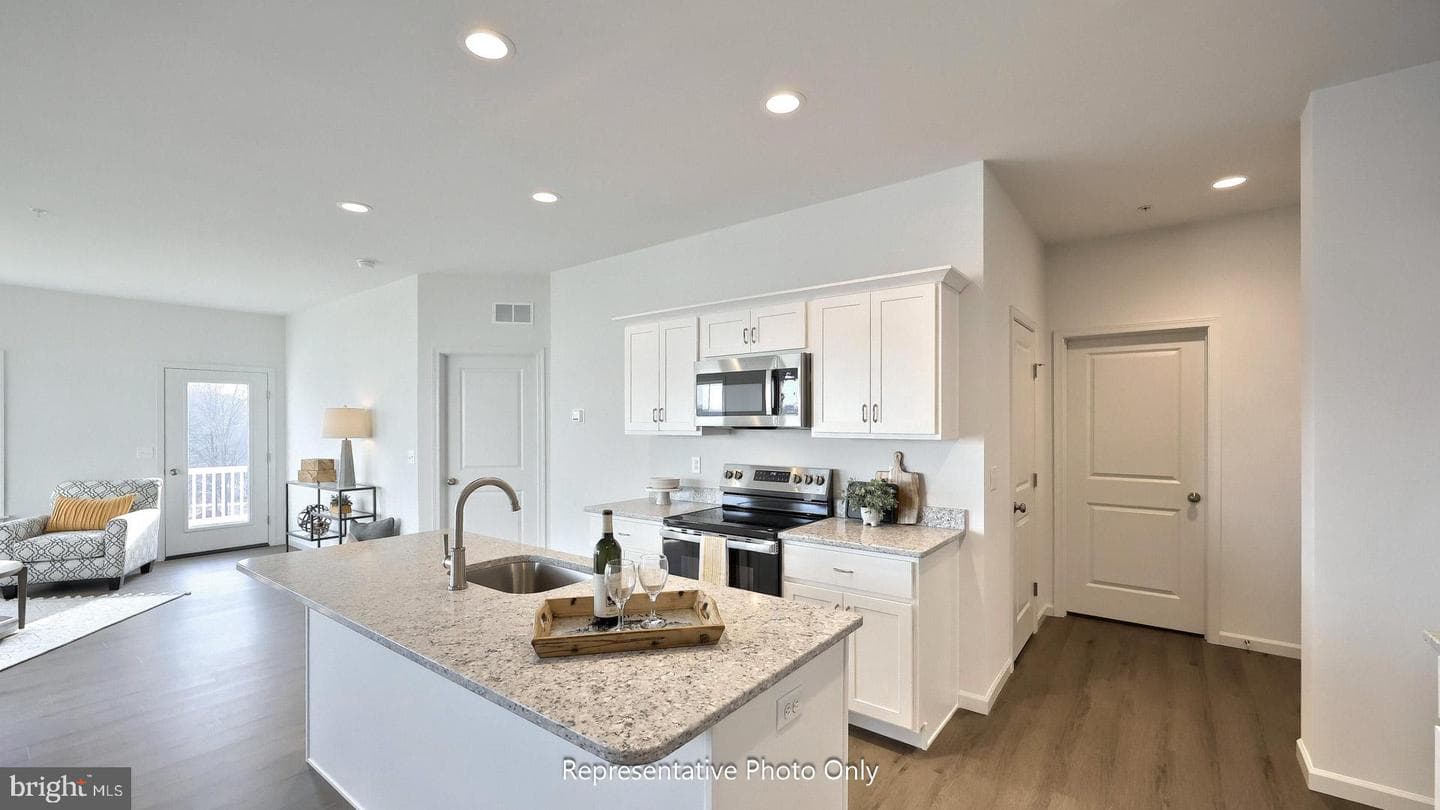100 Foundry Lane photo 6