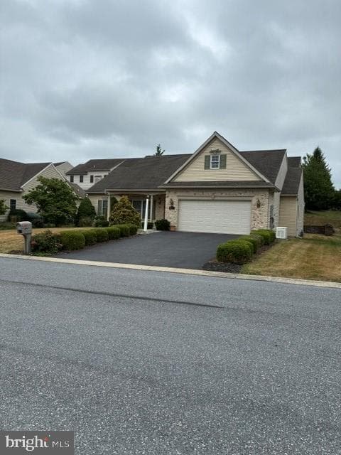 850 Water Edge Ct, Lebanon