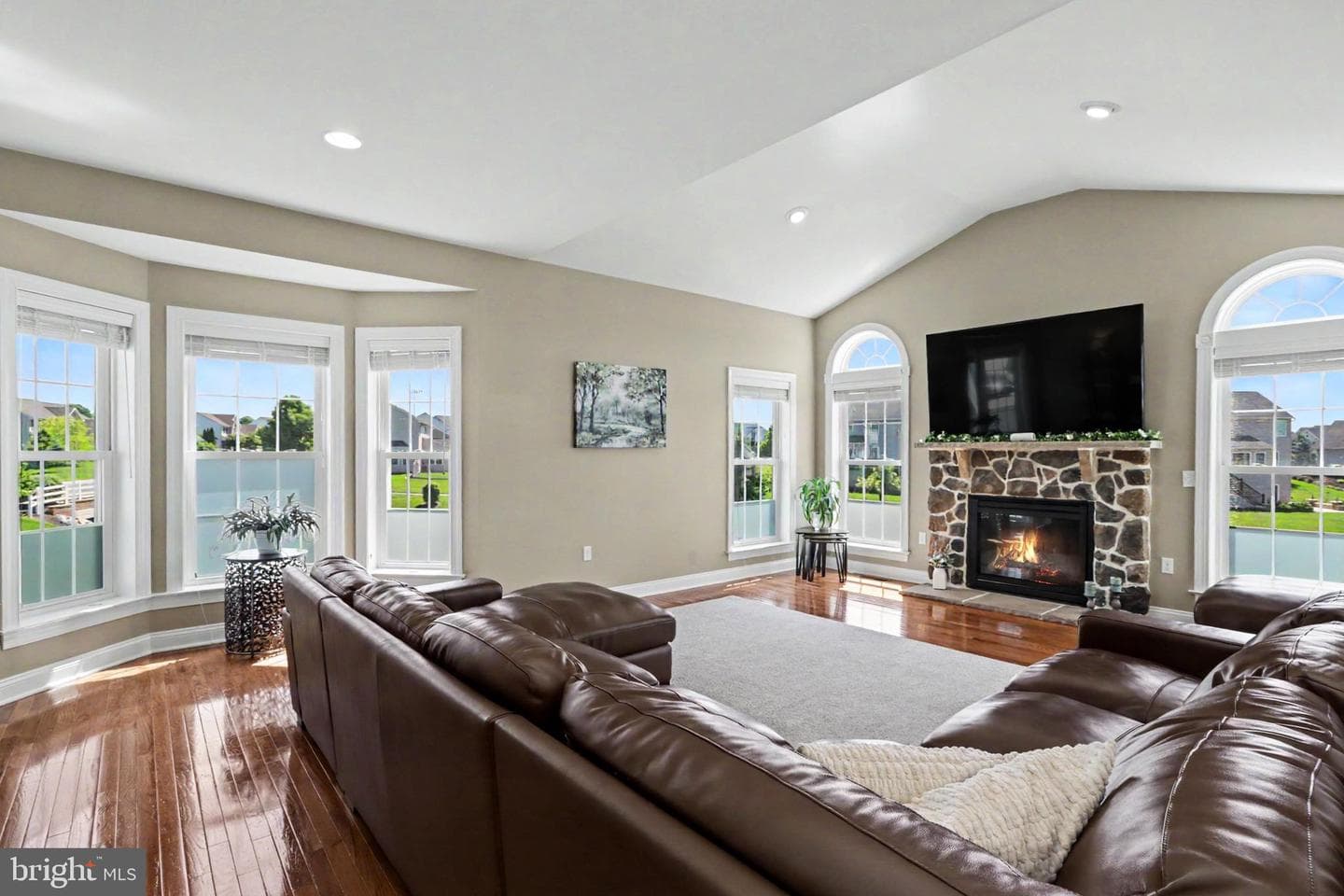 289 Sweetwater Drive photo 4
