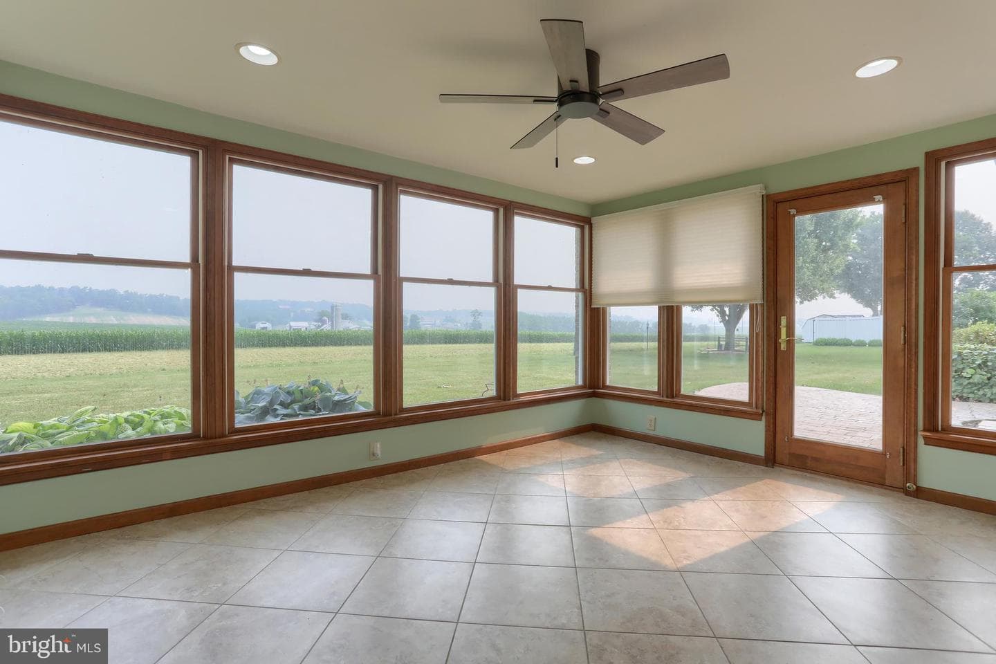 7 Lantern Avenue photo 16