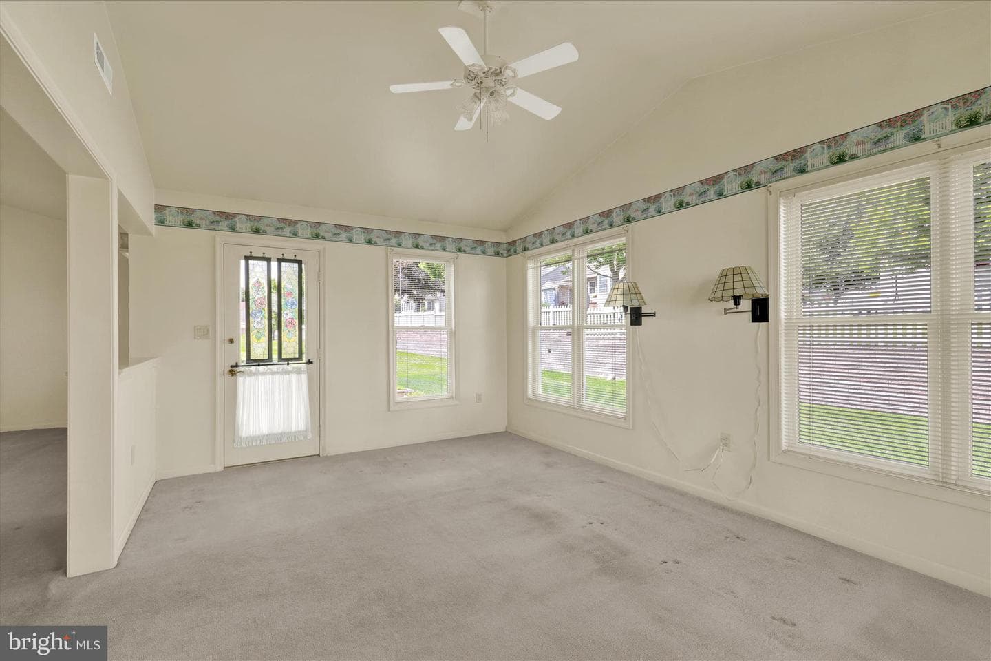 14 Springhouse Drive photo 11