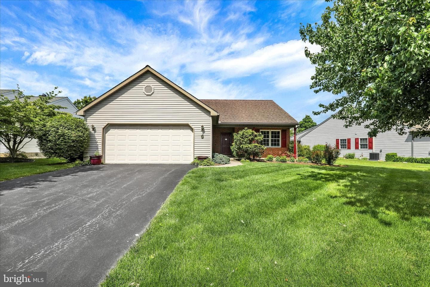 14 Springhouse Drive photo 2