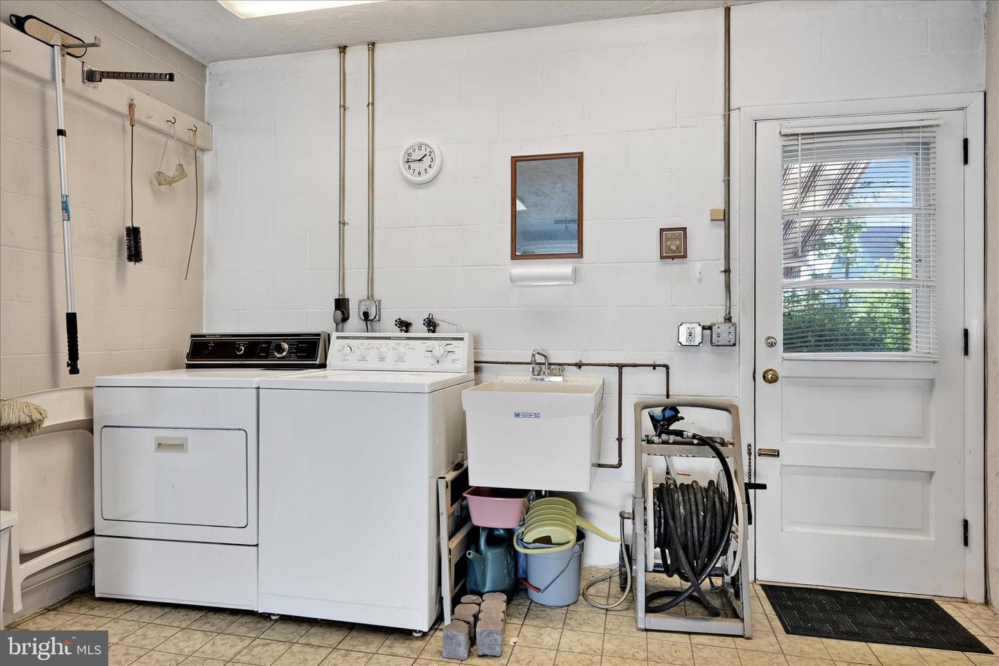 322 Taylor Street photo 26