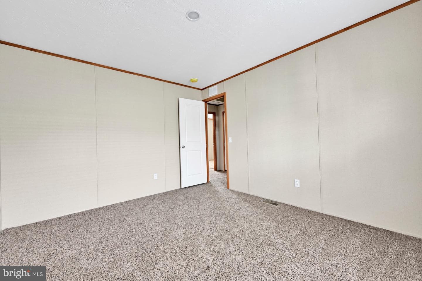 2106 Scull Street photo 8