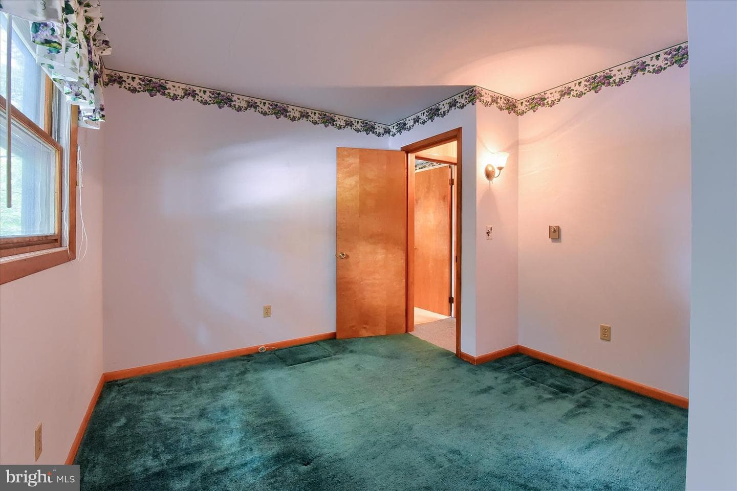 830 King Street photo 15