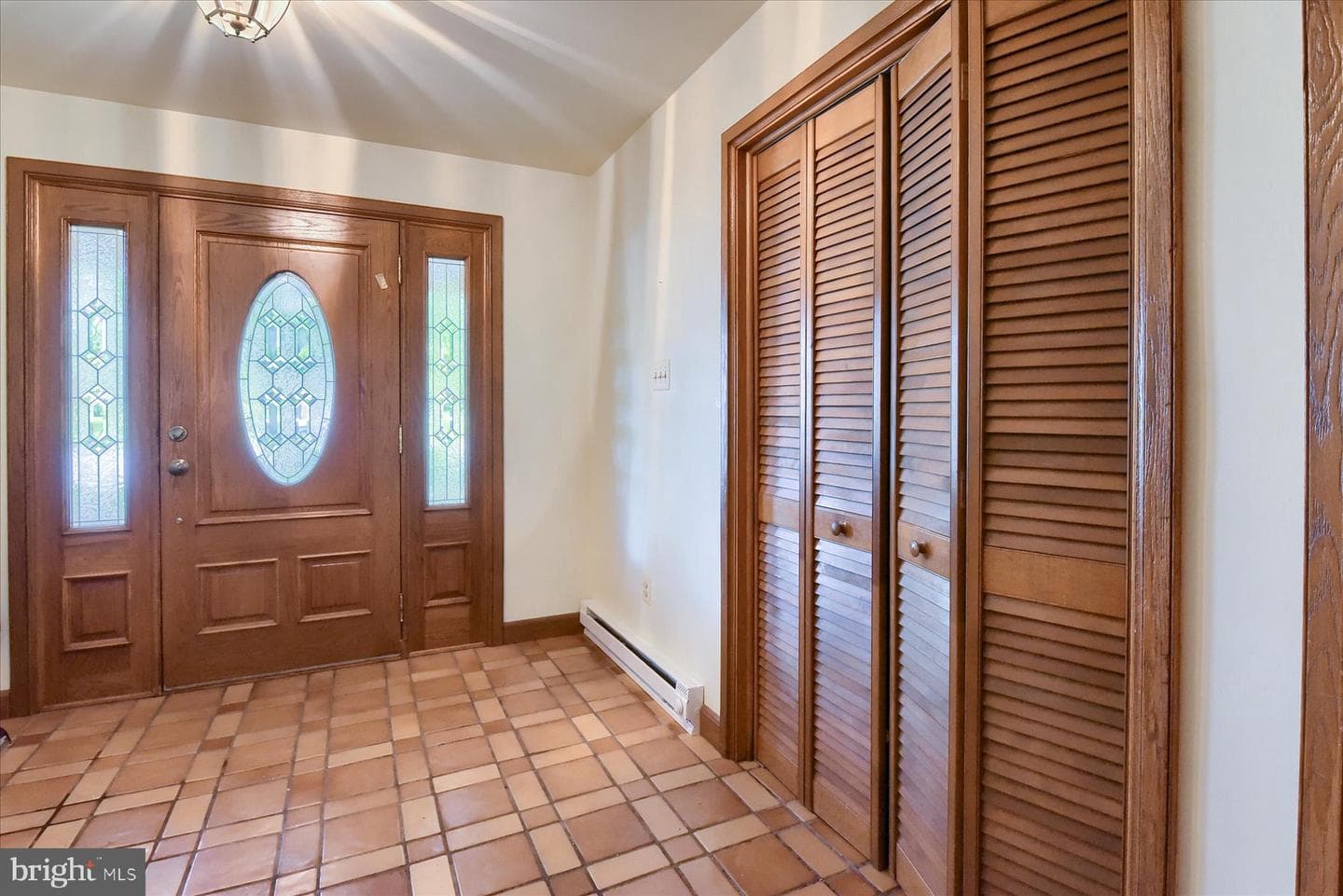 830 King Street photo 4