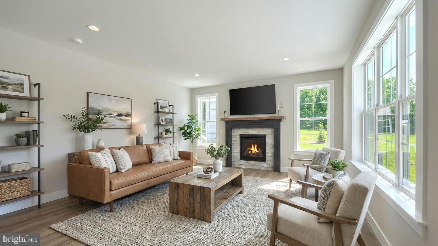 124 Forge Drive photo 3