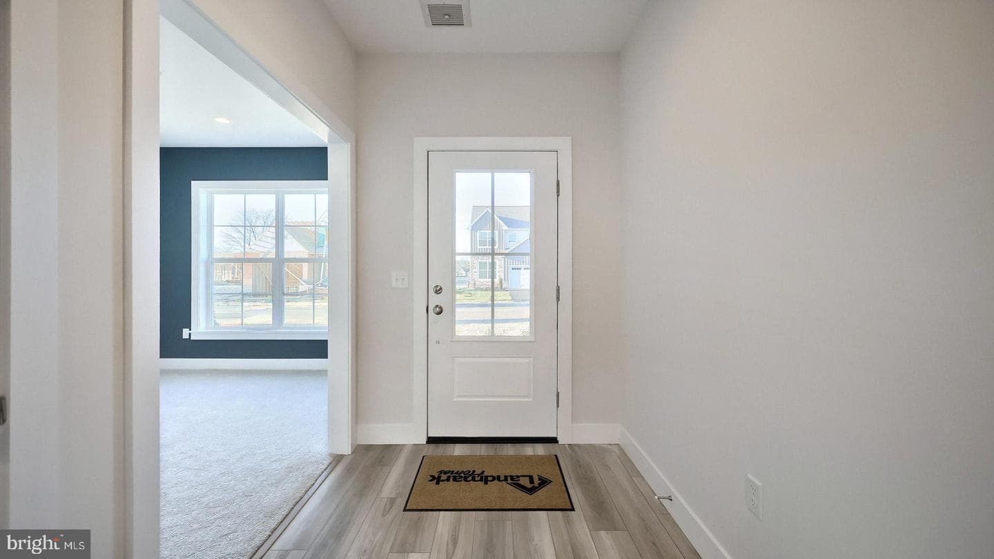 35 Canterbury Lane photo 16