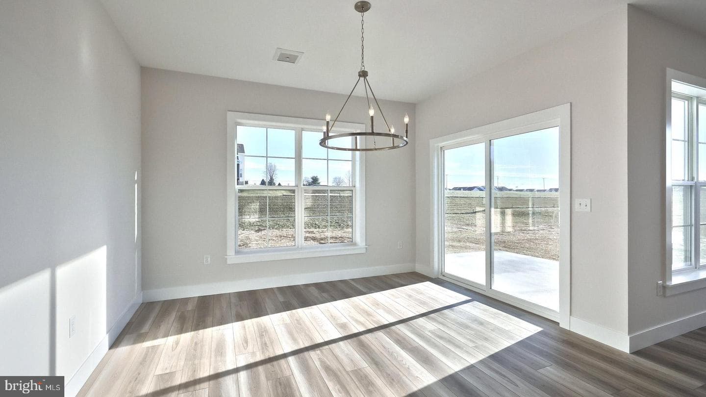 35 Canterbury Lane photo 27