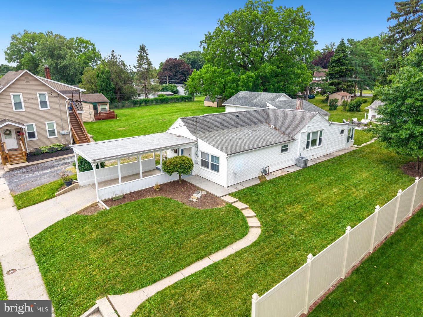 419 S Harrison Street photo 31
