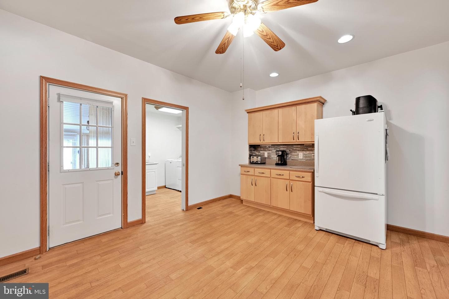 228 E Cherry Street photo 14