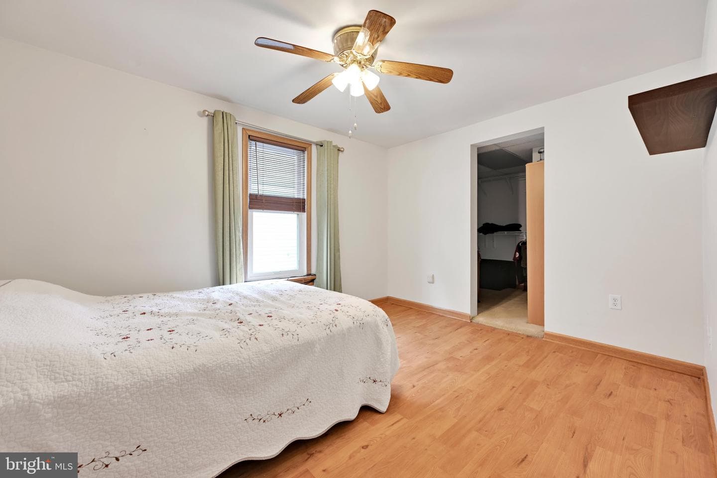 228 E Cherry Street photo 16