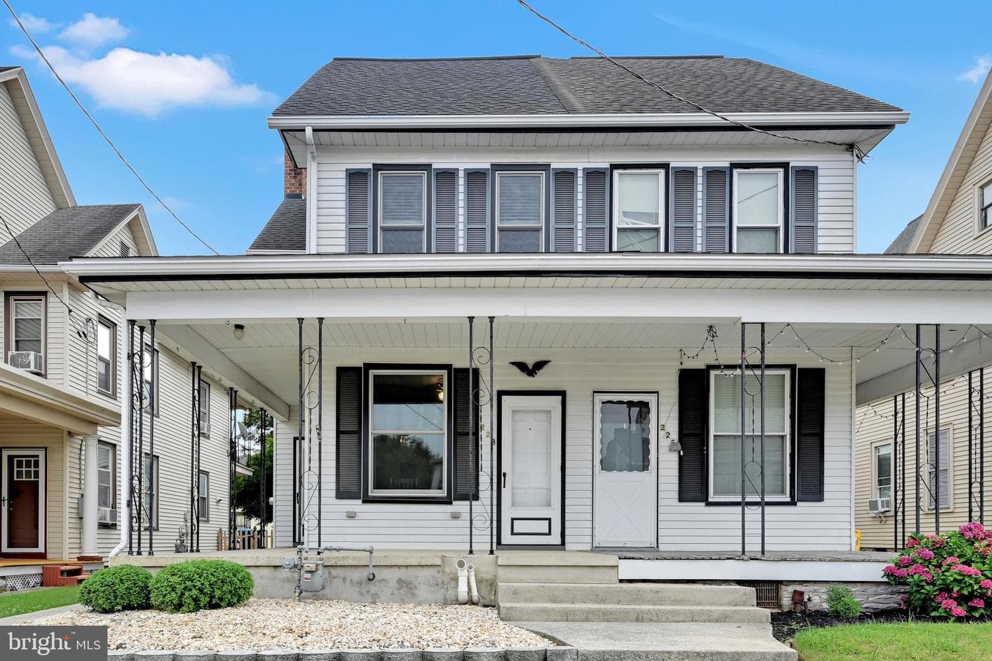 228 E Cherry Street photo 2