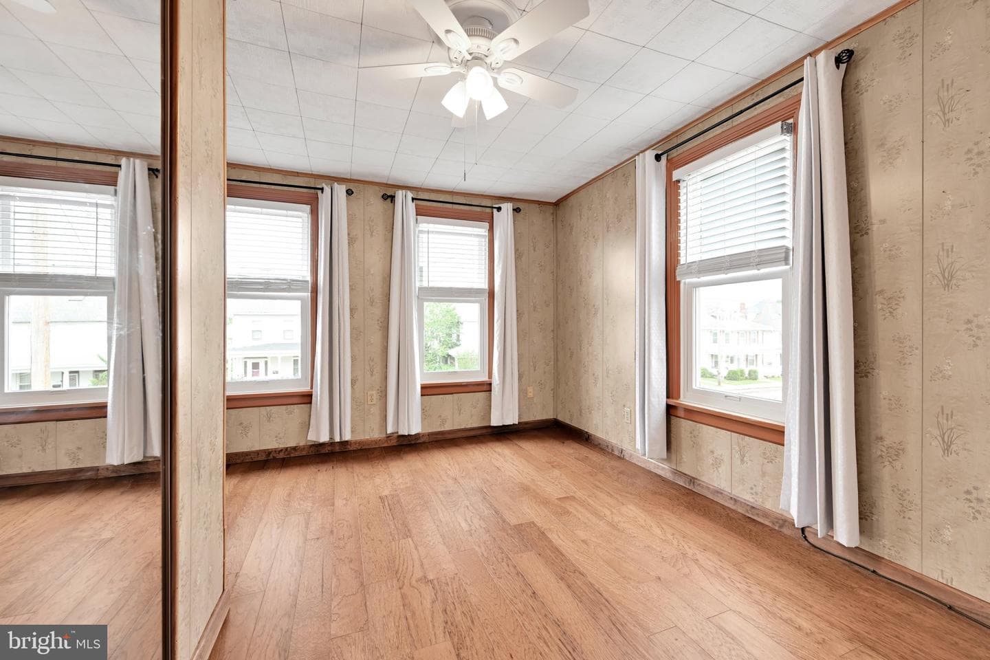 228 E Cherry Street photo 21