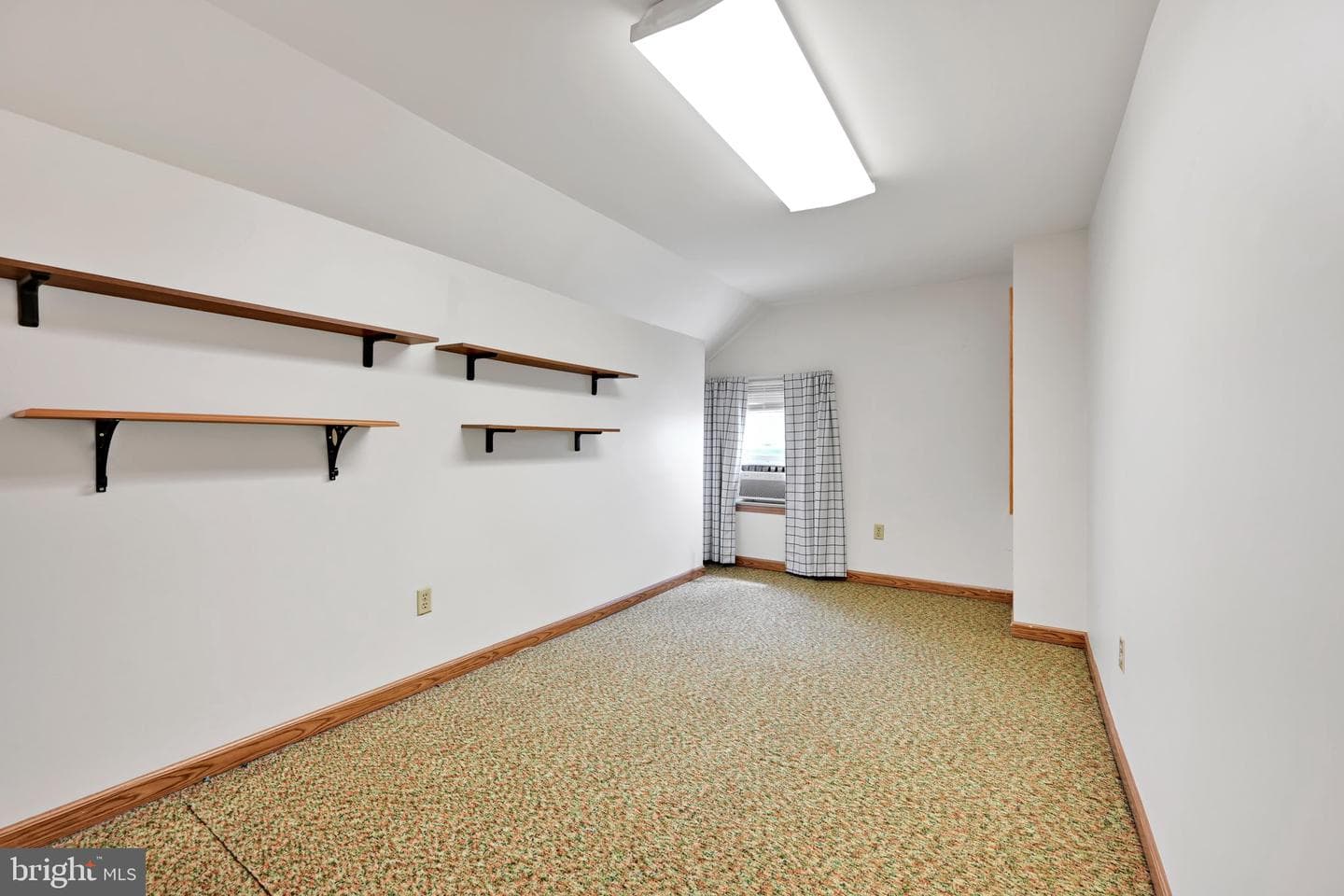 228 E Cherry Street photo 23