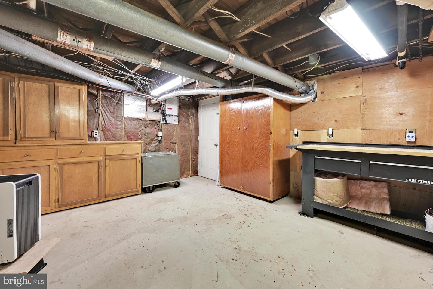 228 E Cherry Street photo 27