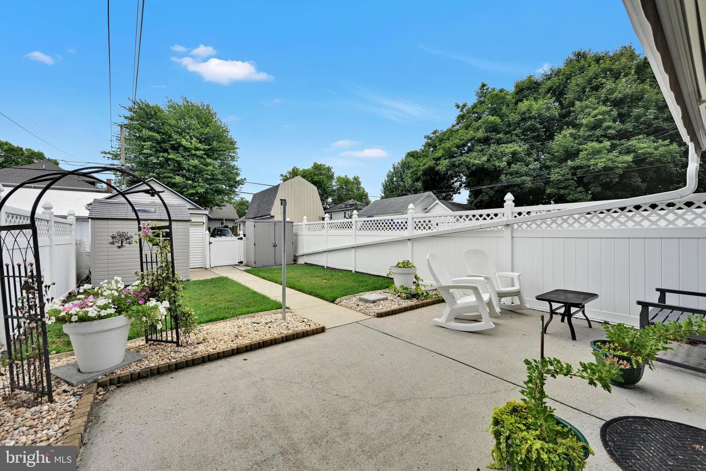 228 E Cherry Street photo 32