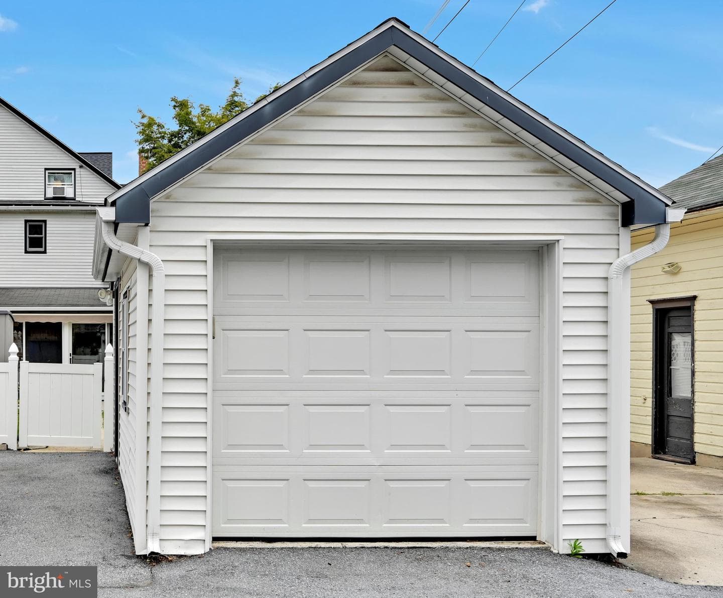 228 E Cherry Street photo 35