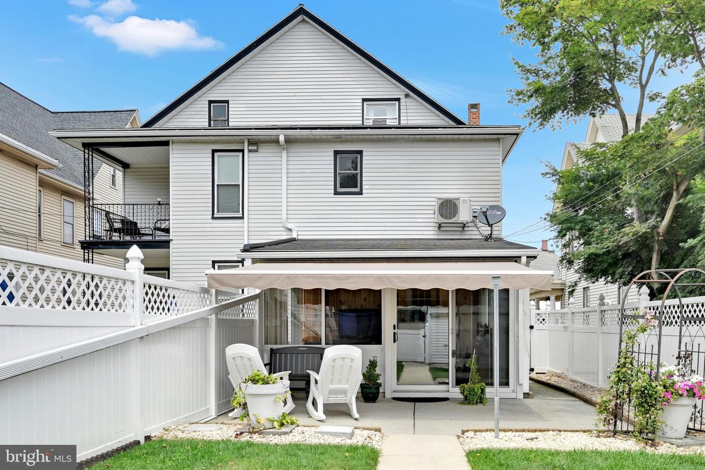 228 E Cherry Street photo 37