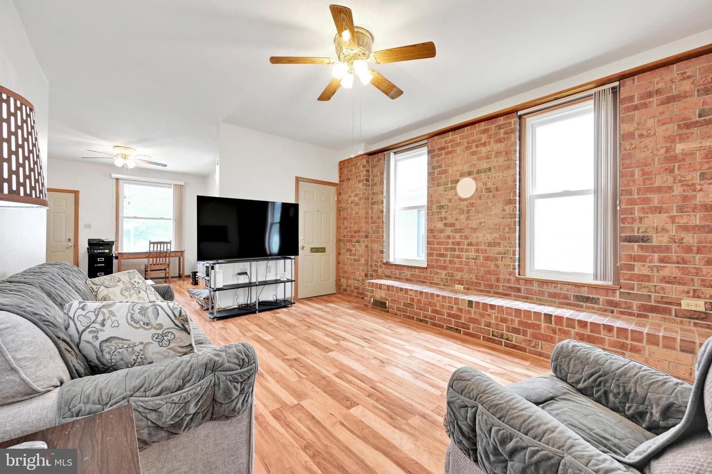 228 E Cherry Street photo 9