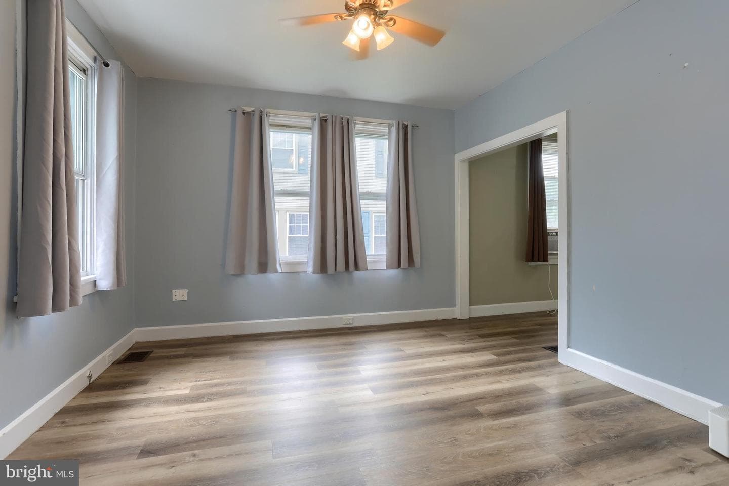 369 Boyd Street photo 4