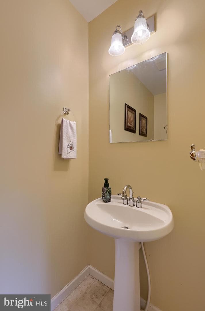 137 Pickwick Circle photo 24