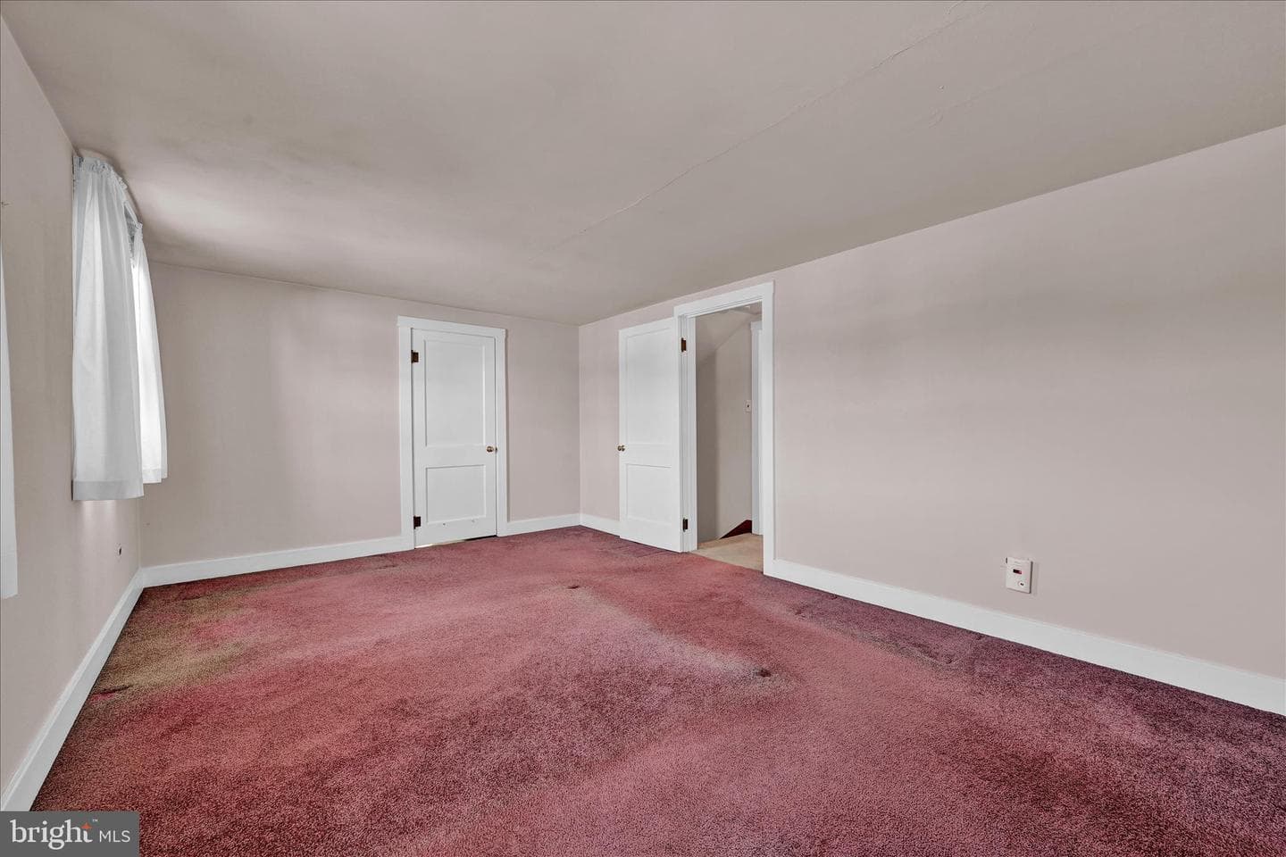 1910 E Cumberland photo 19