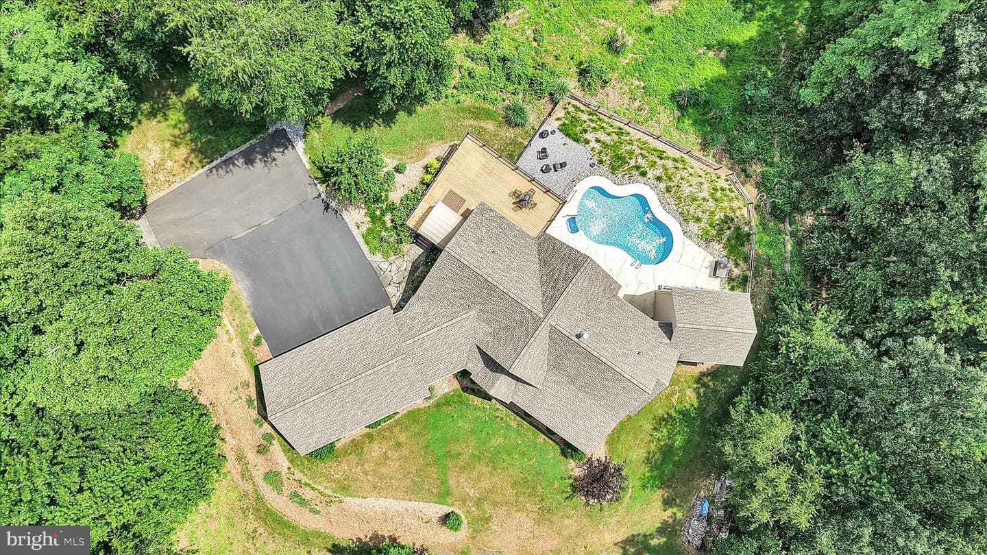 110 Fox Road photo 7