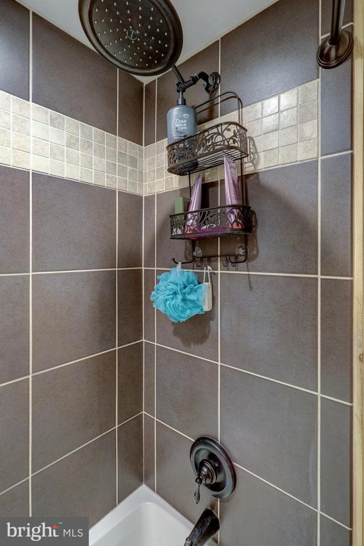 109 Locust Avenue photo 31
