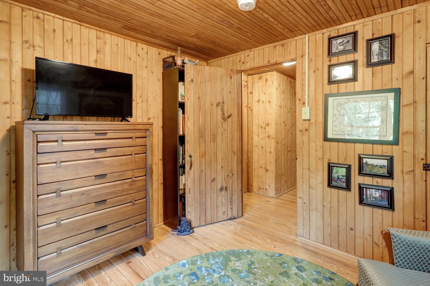 109 Locust Avenue photo 38