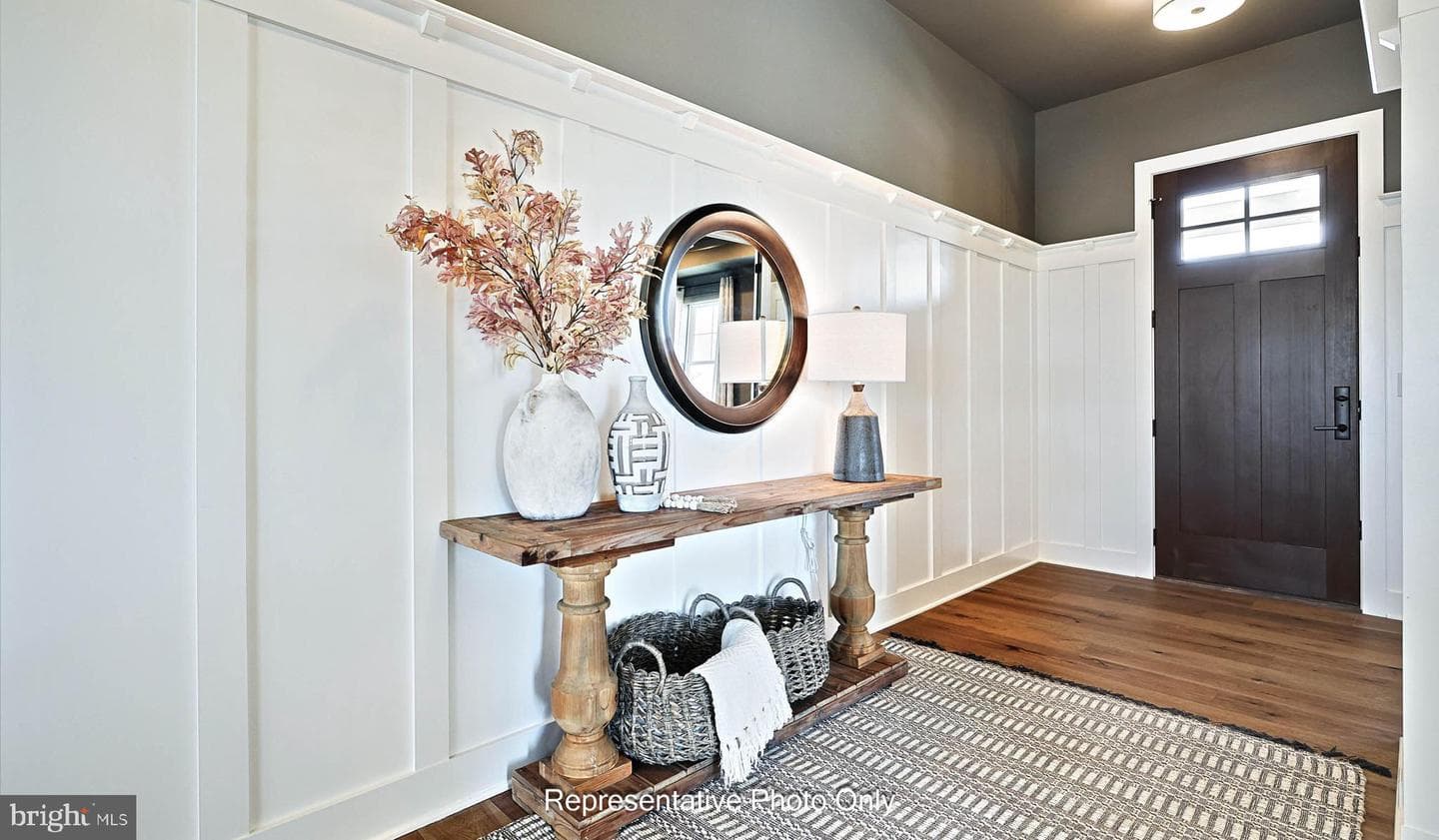 504 Winding Creek Boulevard photo 4