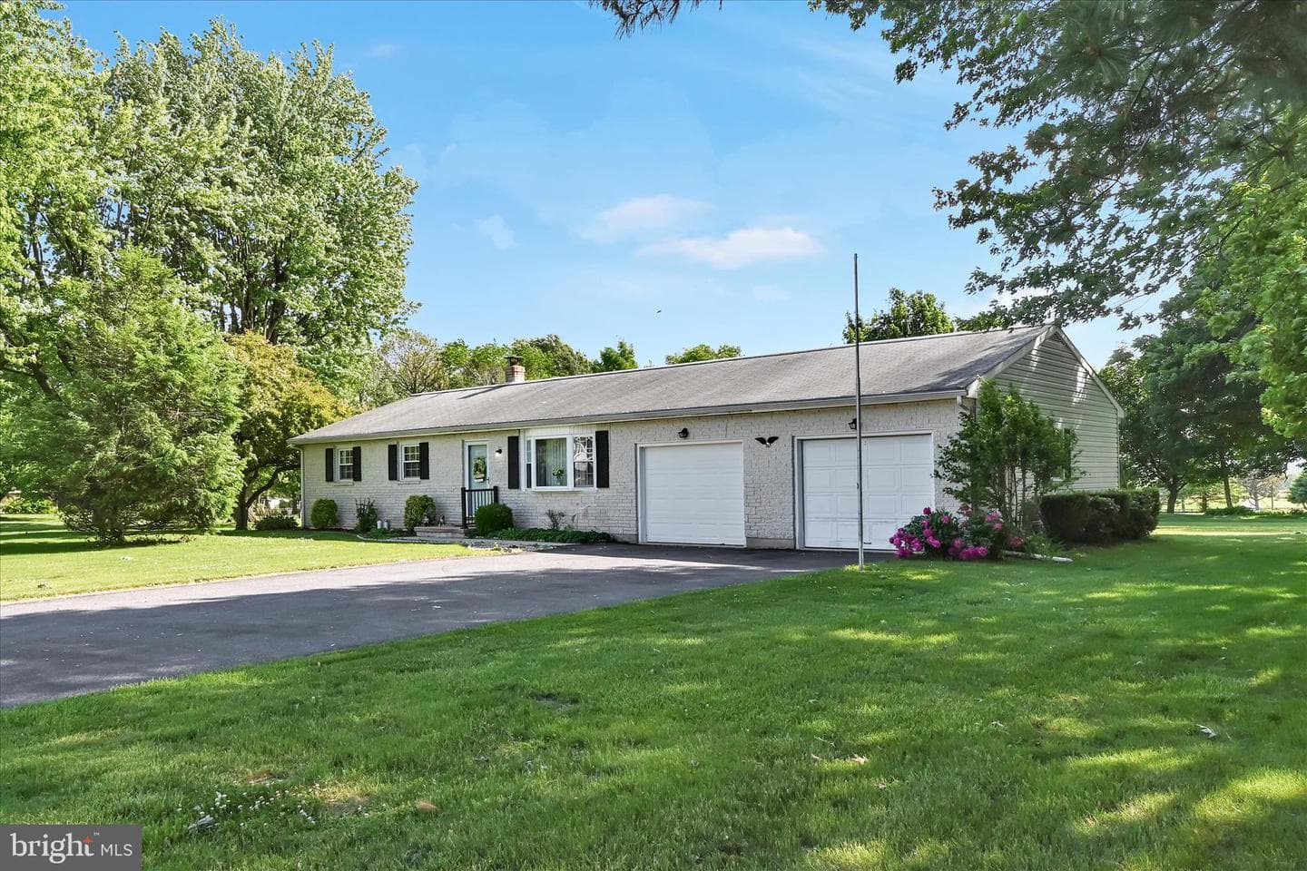 685 Wedgewood Drive photo 1