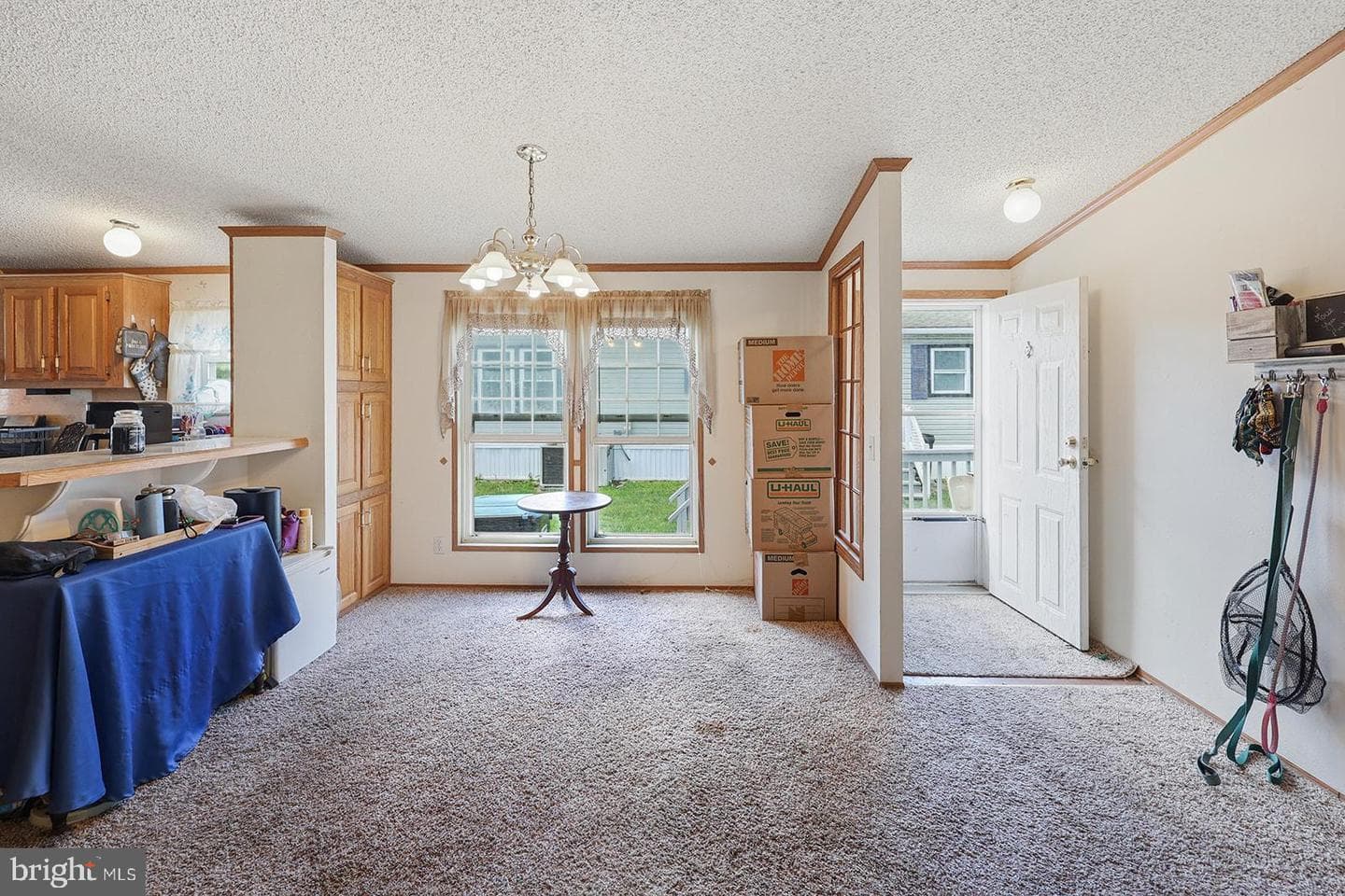 664 W Cedar Street photo 10