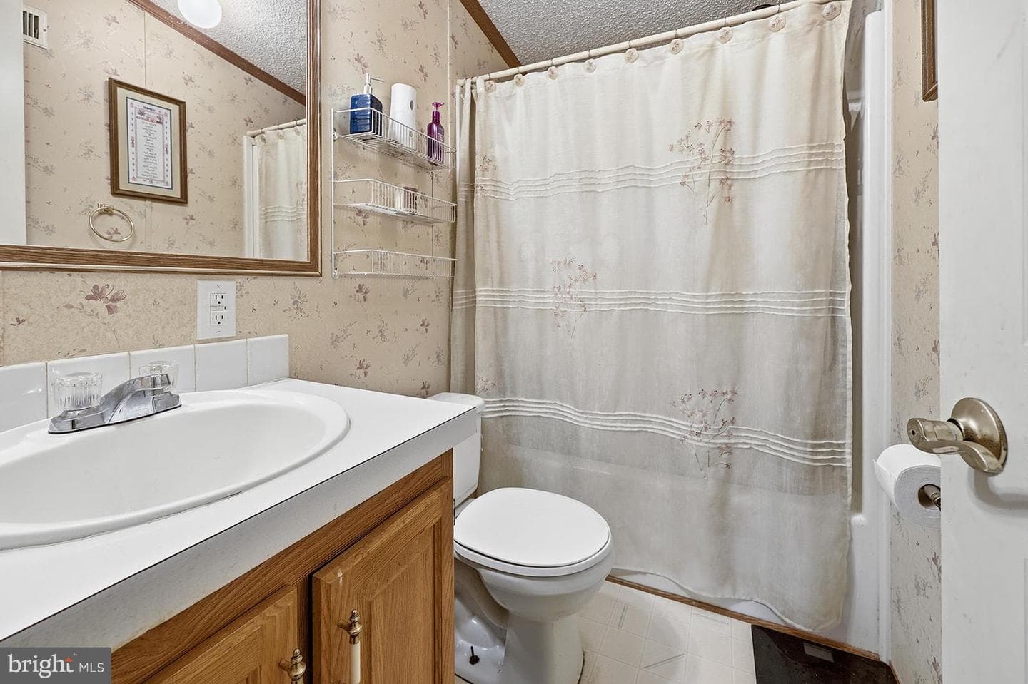 664 W Cedar Street photo 12