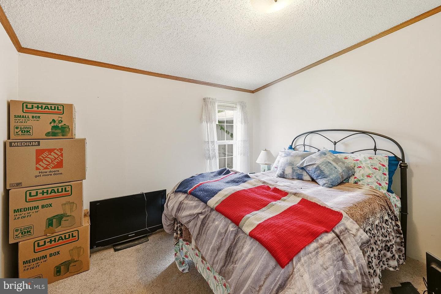 664 W Cedar Street photo 22