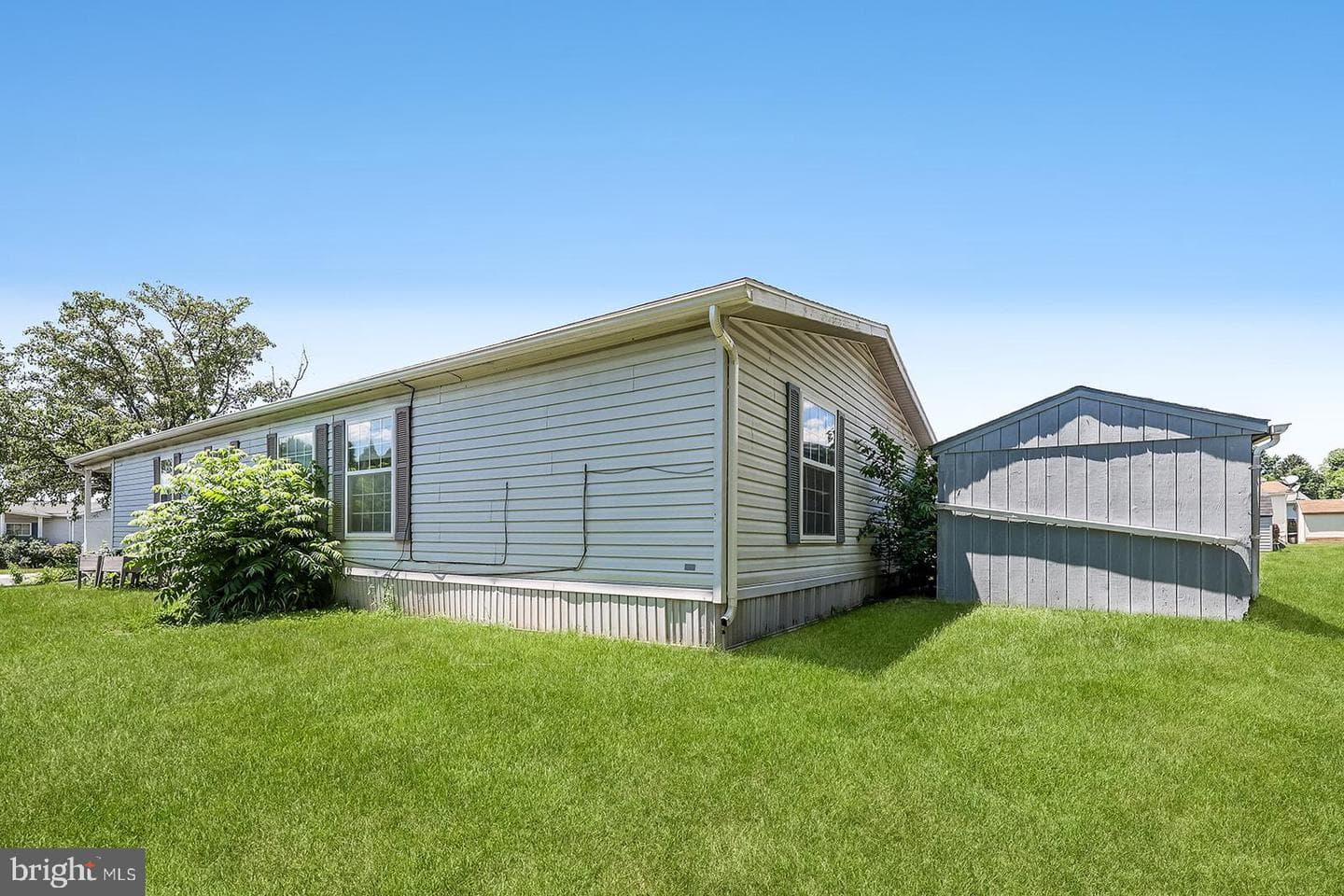 664 W Cedar Street photo 23