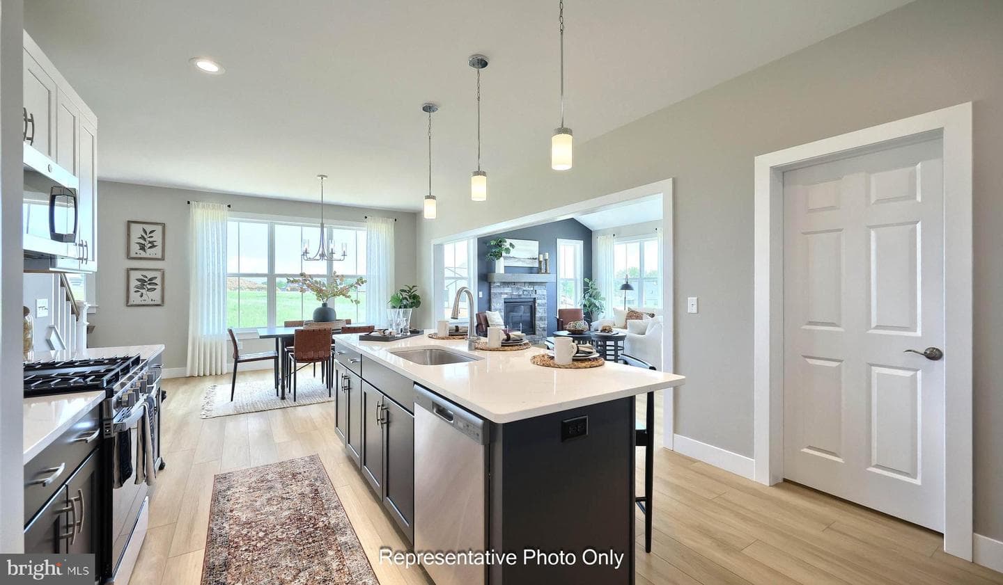 537 Stone Gate Boulevard photo 14