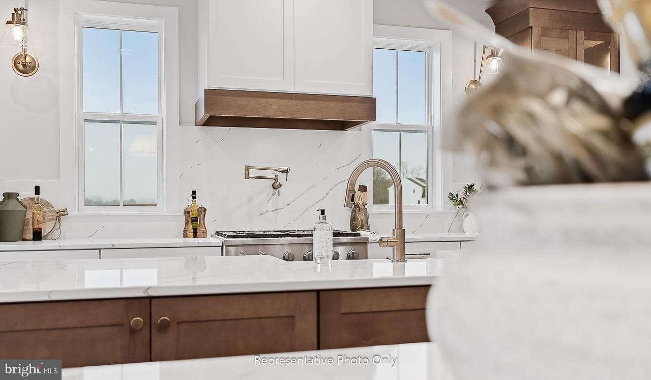 244 Dahlia Circle photo 5