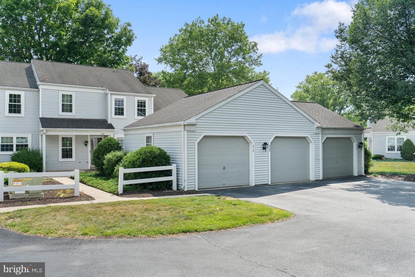 608 Cambridge Court, Palmyra