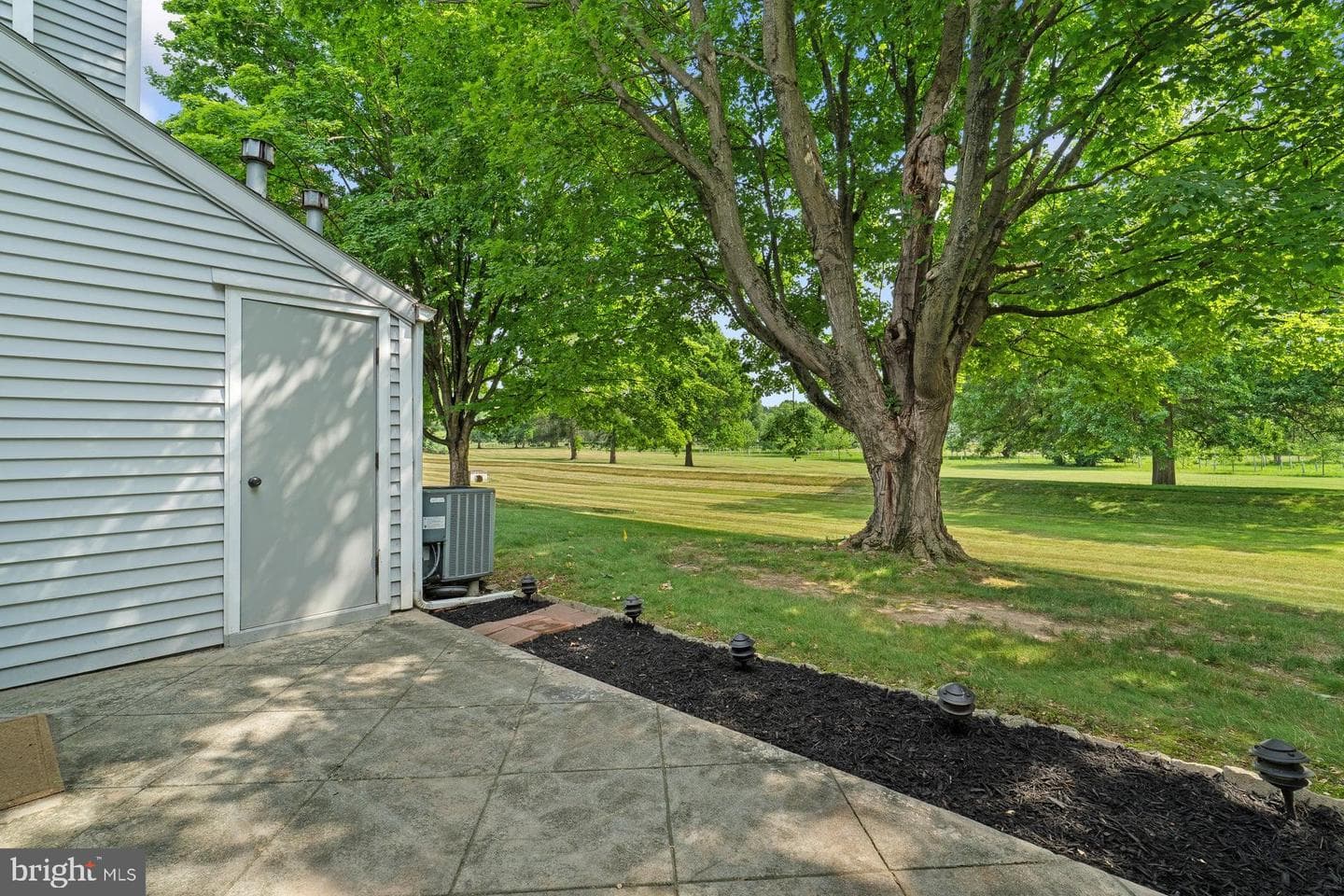 608 Cambridge Court photo 27